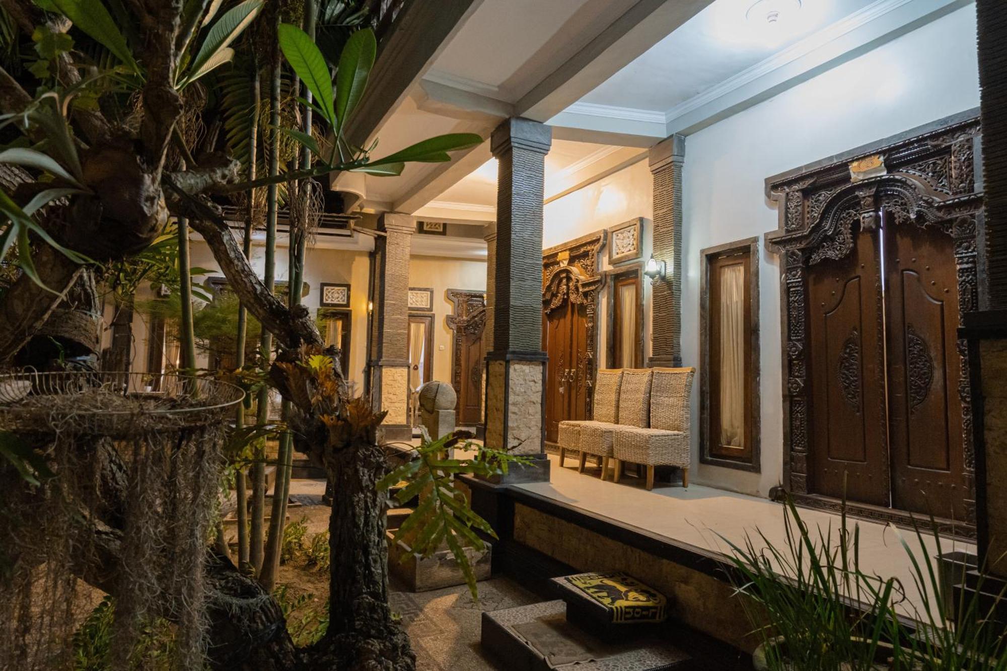 The Mel Homestay Batununggul Exterior foto